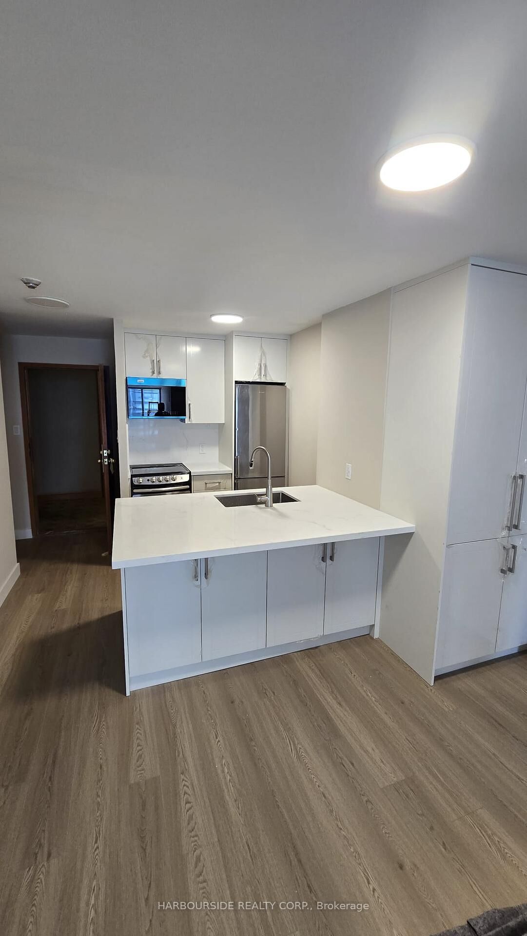 Property Photo: 44 St Joseph Street 2701 ON M4Y 2W4