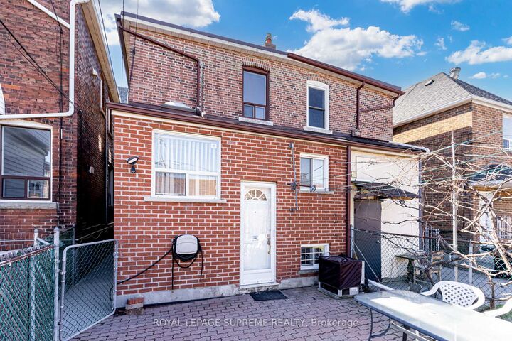 Property Photo: 160 Shanly Street Main &Amp Lower ON M6H 1S9