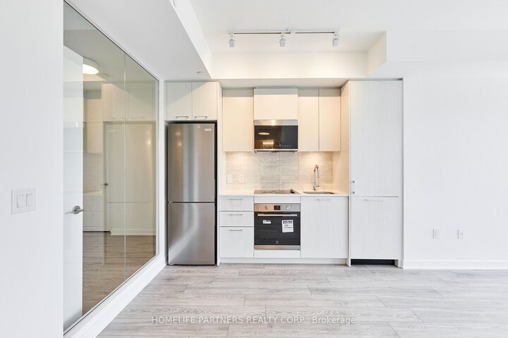 Property Photo: 10 Oak Street 1307 ON M5A 0Z1