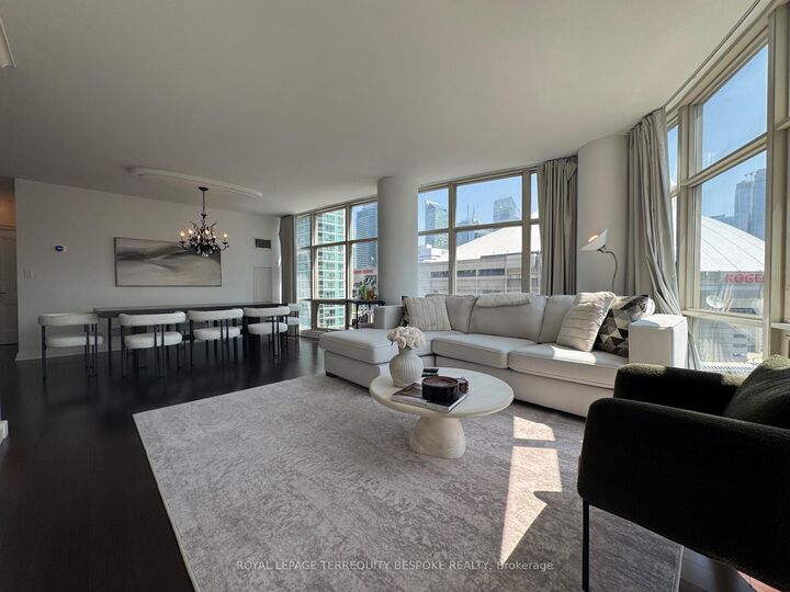 Property Photo:  10 Navy Wharf Court 1109  ON M5V 3V2 