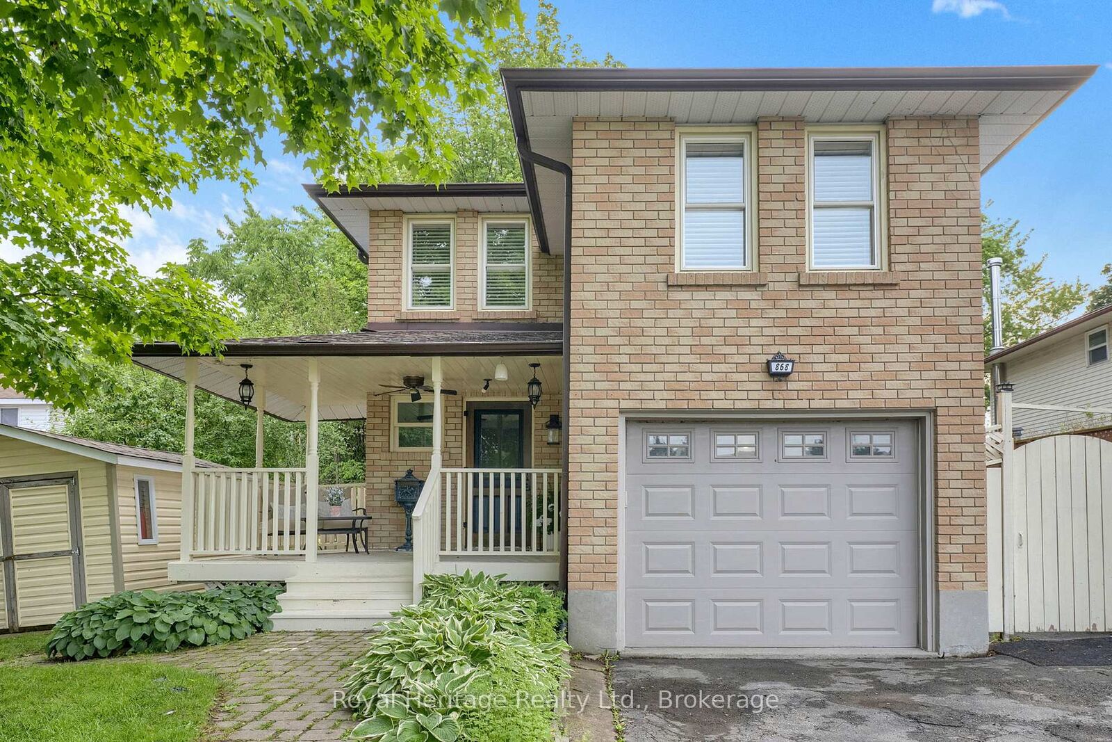 Property Photo:  868 William Booth Crescent  ON L1G 7N4 
