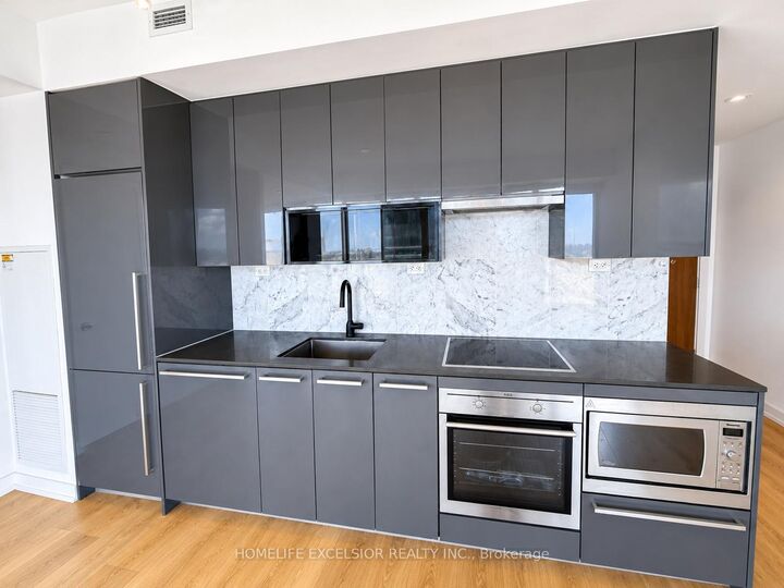 Property Photo:  115 McMahon Drive 712  ON M2K 0E3 