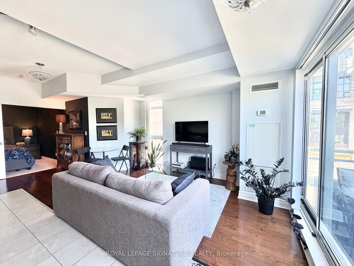 Property Photo:  31 Olive Avenue 211  ON M2N 4N4 