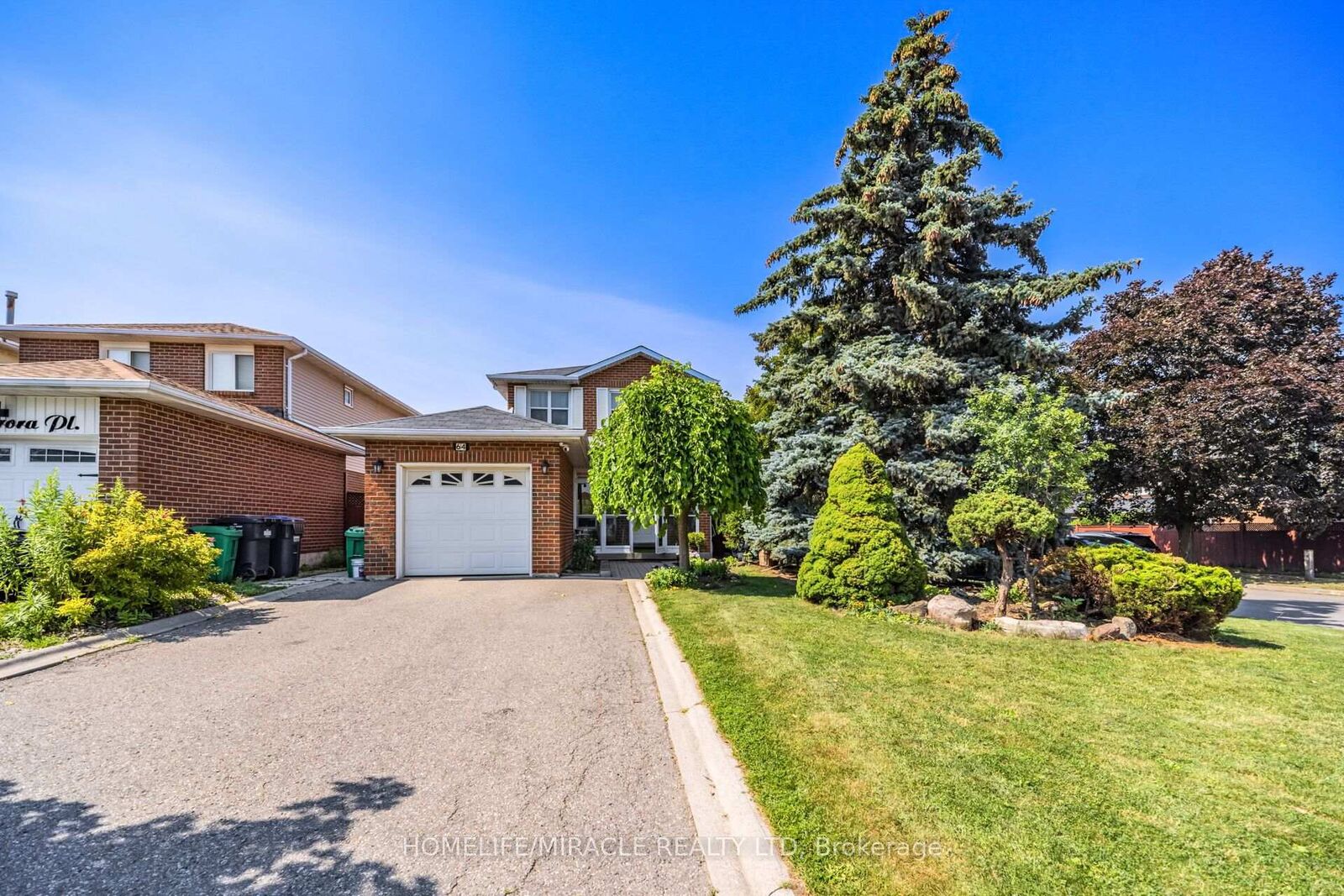 Property Photo:  64 Aurora Place  ON L6Z 2A8 