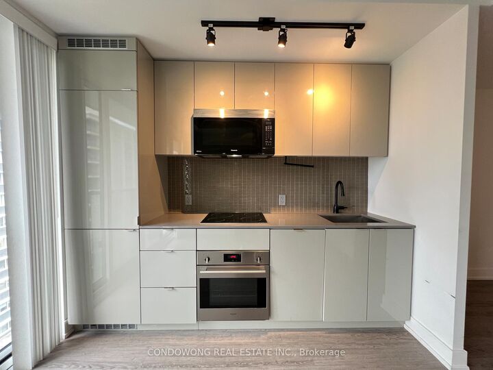 Property Photo:  7 Grenville Street 1508  ON M4Y 0E9 