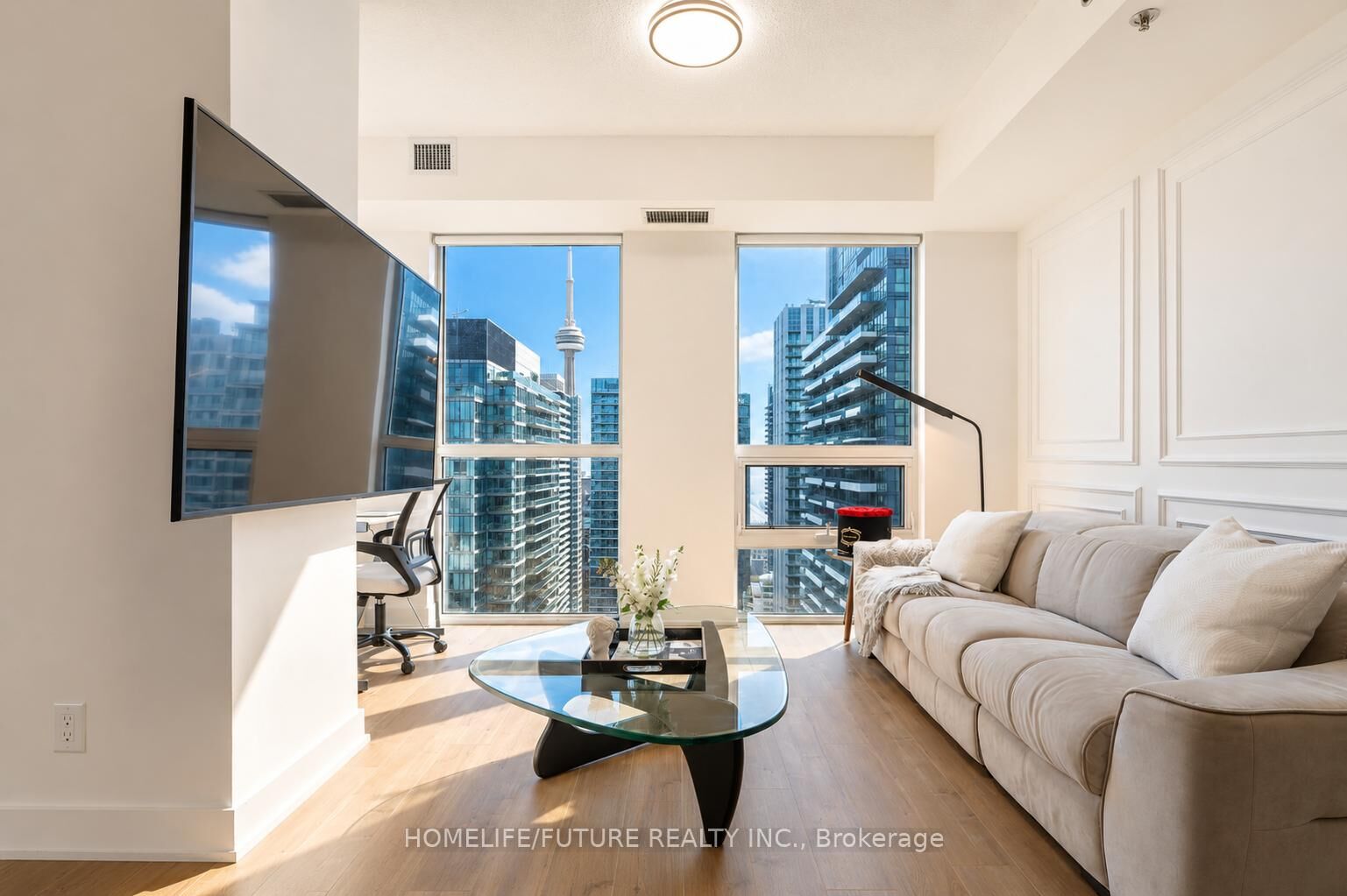 Property Photo:  318 Richmond Street W 3805  ON M5V 0B4 