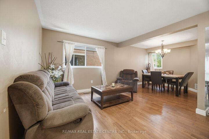 Property Photo:  40 Langdale Crescent  ON L6Y 4R7 