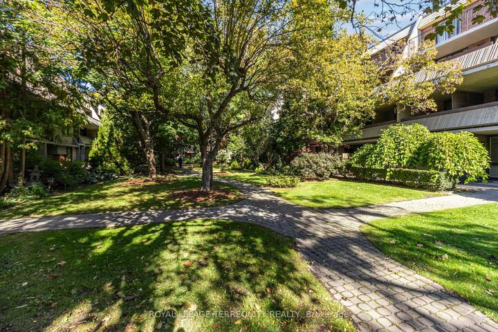 Property Photo:  1250 Mississauga Valley Boulevard 46  ON L5A 3R6 
