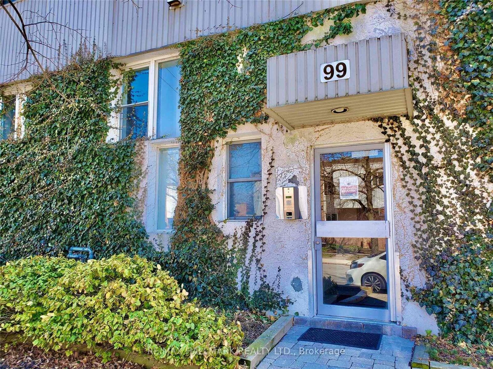 Property Photo:  99 Coleman Avenue 204  ON M4C 1P8 