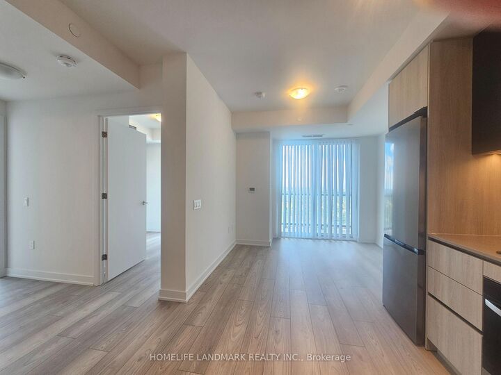 Property Photo: 5858 Yonge Street 2123 ON M2M 3T3