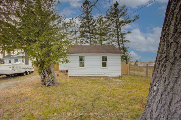 16 Zoo Park Road — photo 1