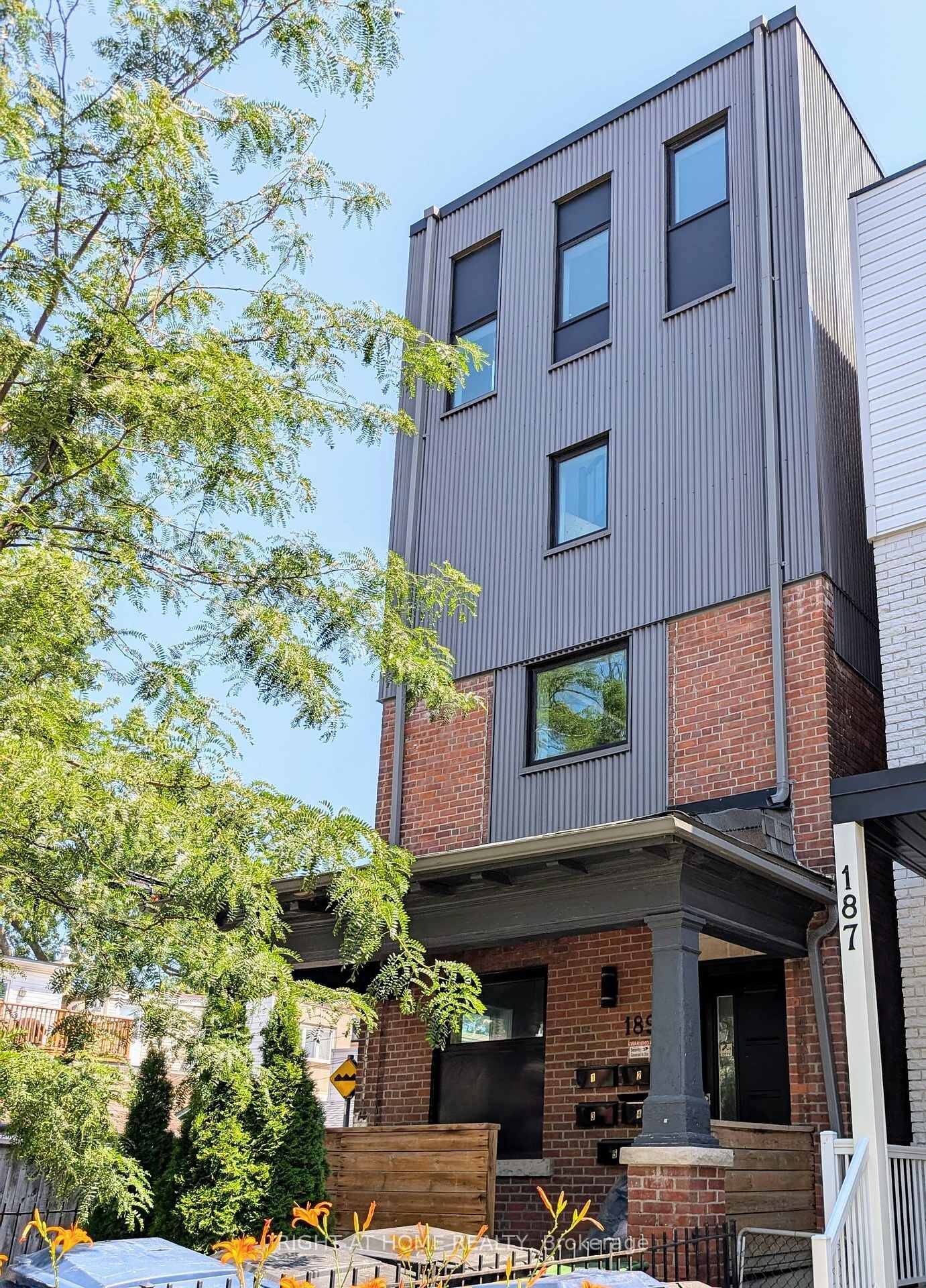 Property Photo:  189 Sheridan Avenue 1  ON M6H 3M5 