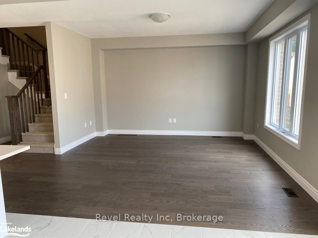 Property Photo: 1050 Wright Drive ON L4R 0E4