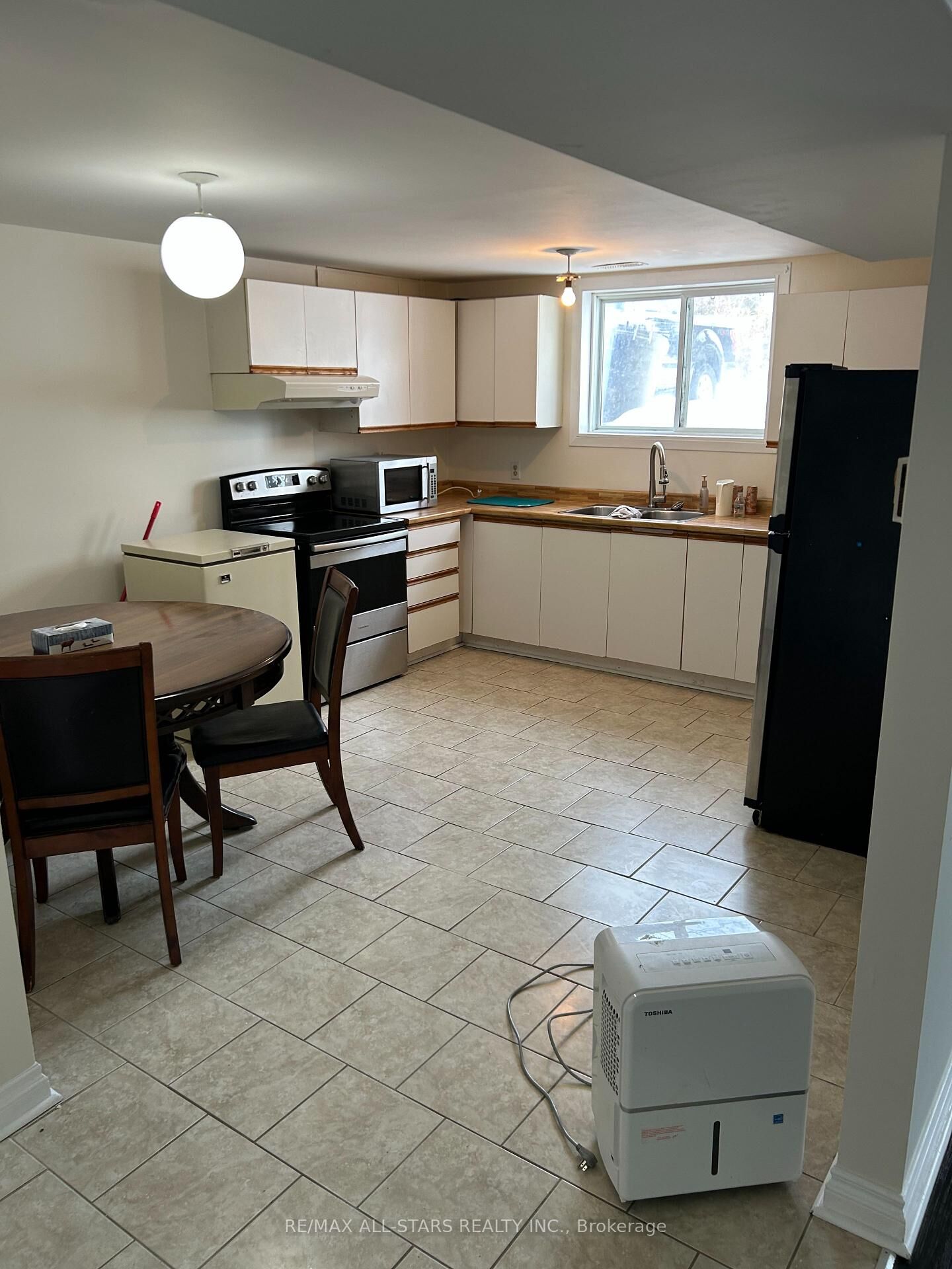Property Photo: 197 Pleasant Boulevard ON L4P 2S7