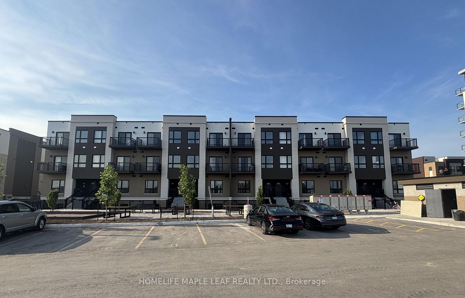 Property Photo: 25 Palace Street 409(R23) ON N2E 0L2