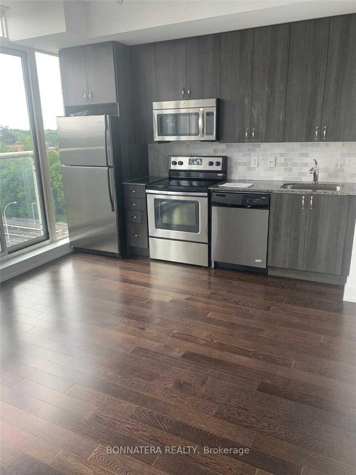 Property Photo: 1638 Bloor Street W 609 ON M6P 1A7
