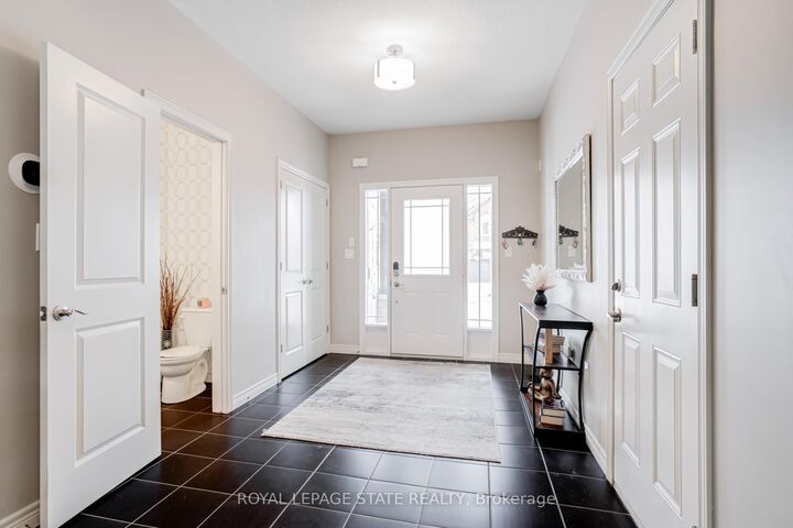 Property Photo: 7 Kinsman Drive ON L0R 1C0