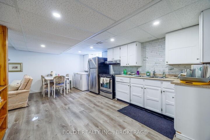 Property Photo: 126 Elma Street ON L2N 6A2