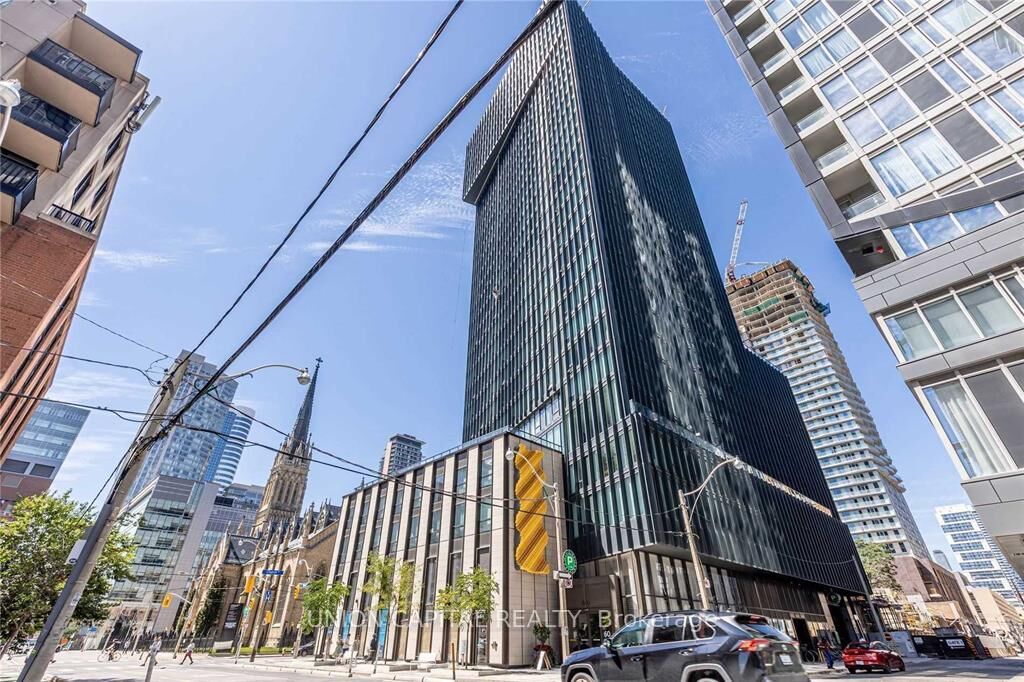 Property Photo: 60 Shuter Street 202 ON M5B 0B7