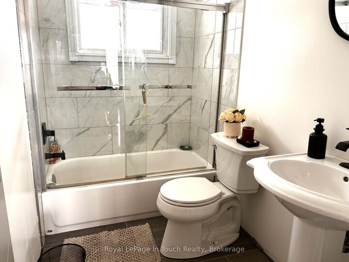 Property Photo:  26 Dundee Drive  ON L9M 0B3 
