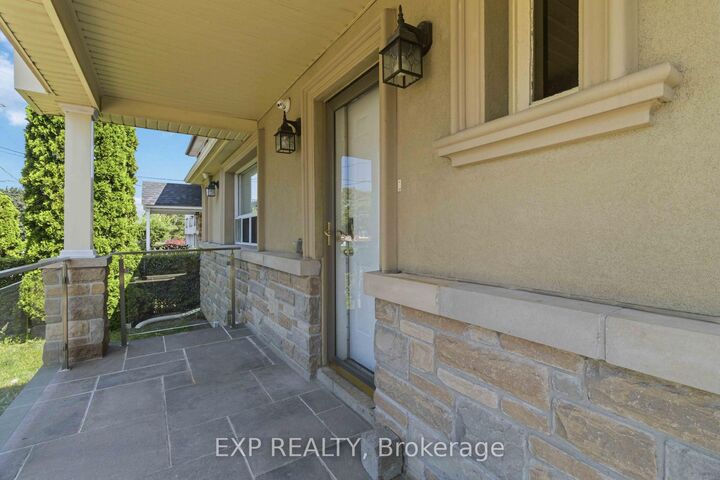 Property Photo: 133 Cornelius Parkway Main ON M6L 2K7