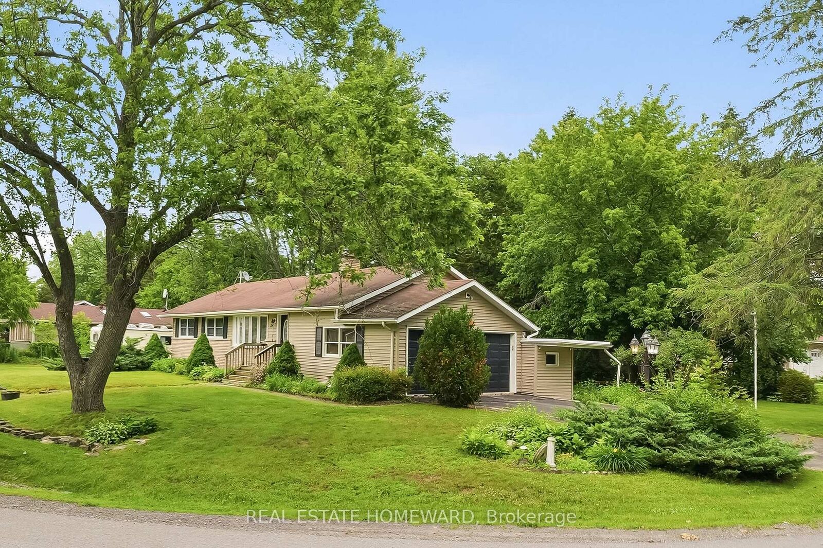 Property Photo:  4 Wayne Crescent  ON K0K 1L0 