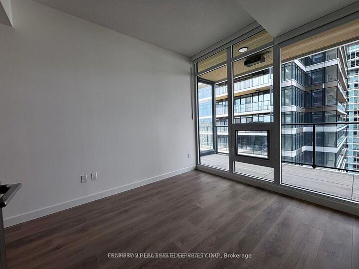 Property Photo: 3 Concord Cityplace Way 2506 ON M5V 0X4