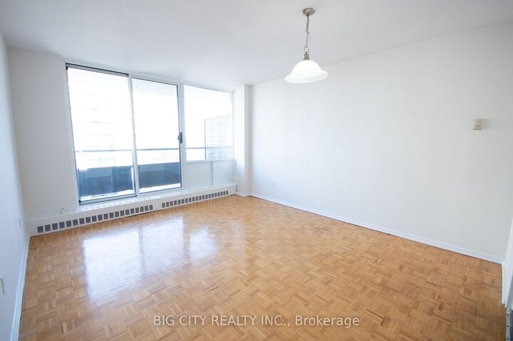 Photo de la propriété:  70 Cambridge Avenue 7  ON M4K 2L5 