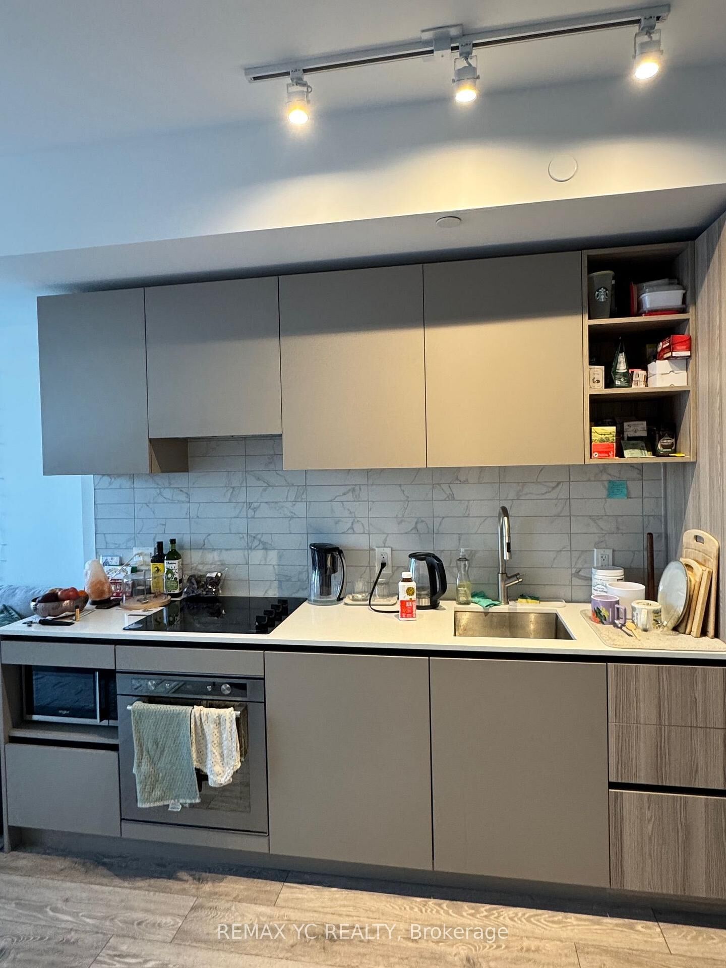 Property Photo:  55 Mercer Street 4815  ON M5V 0W4 