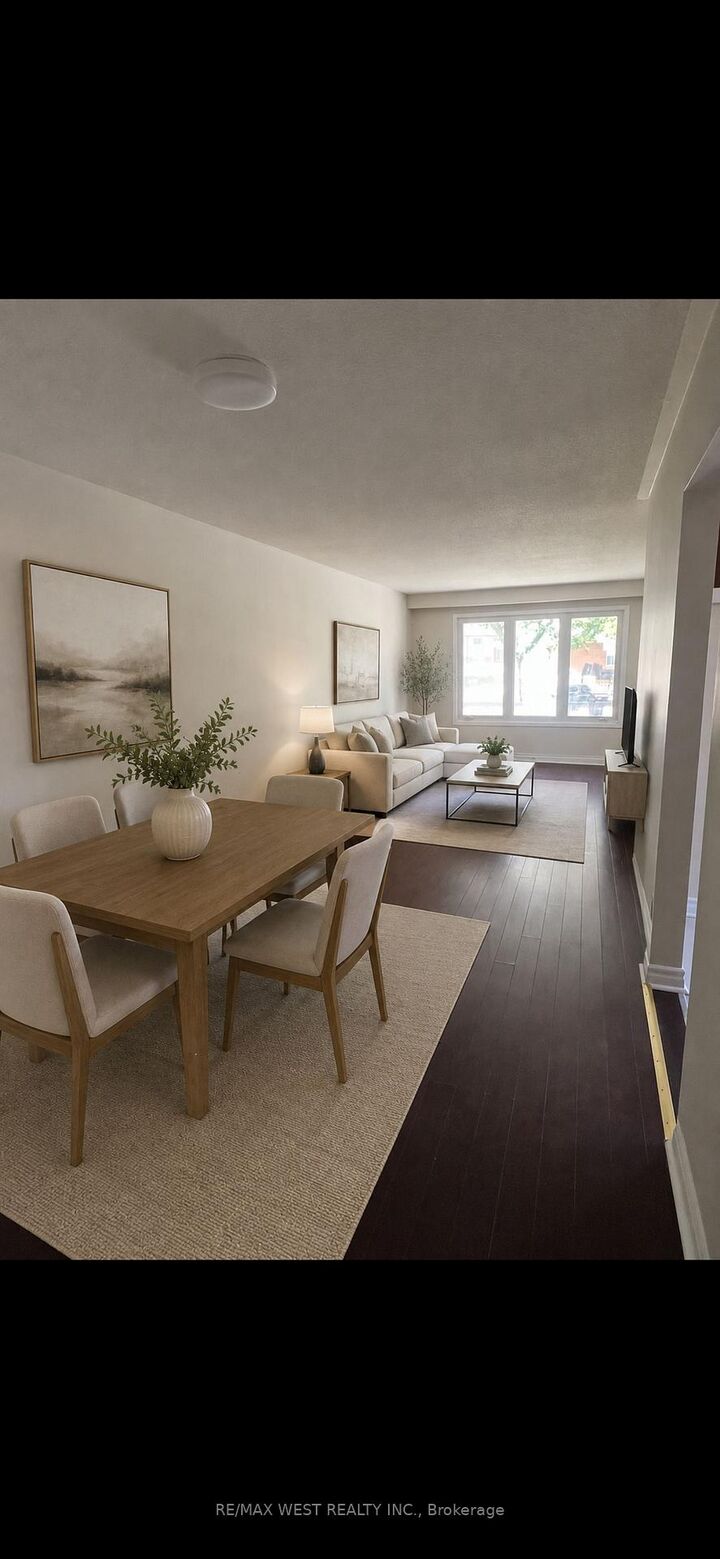 Property Photo:  6947 Chigwel Court Upper  ON L4T 1N3 