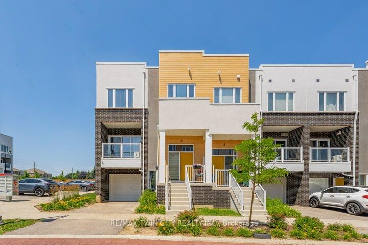 Property Photo:  3 Visionary Avenue  ON N2R 0R7 