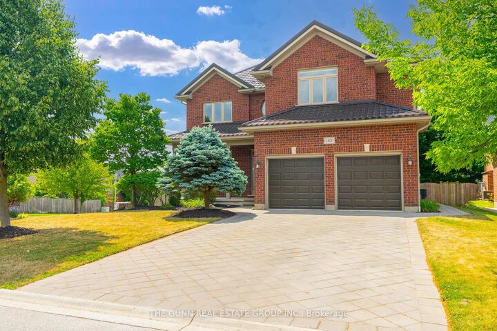 Property Photo:  1401 Birchwood Drive  ON N6K 4Y5 