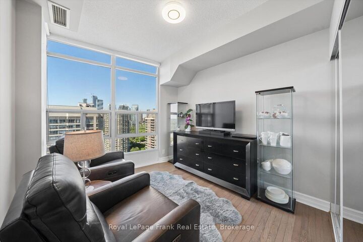 Photo de la propriété: 1 Elm Drive W 2405 ON L5B 4M1