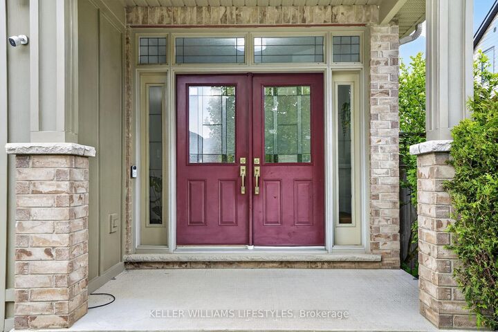 Property Photo: 2200 Dogwood Crescent ON N6K 5C6