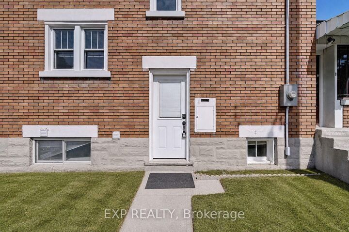 Photo de la propriété:  147 Courtland Avenue E  ON N2G 2T9 