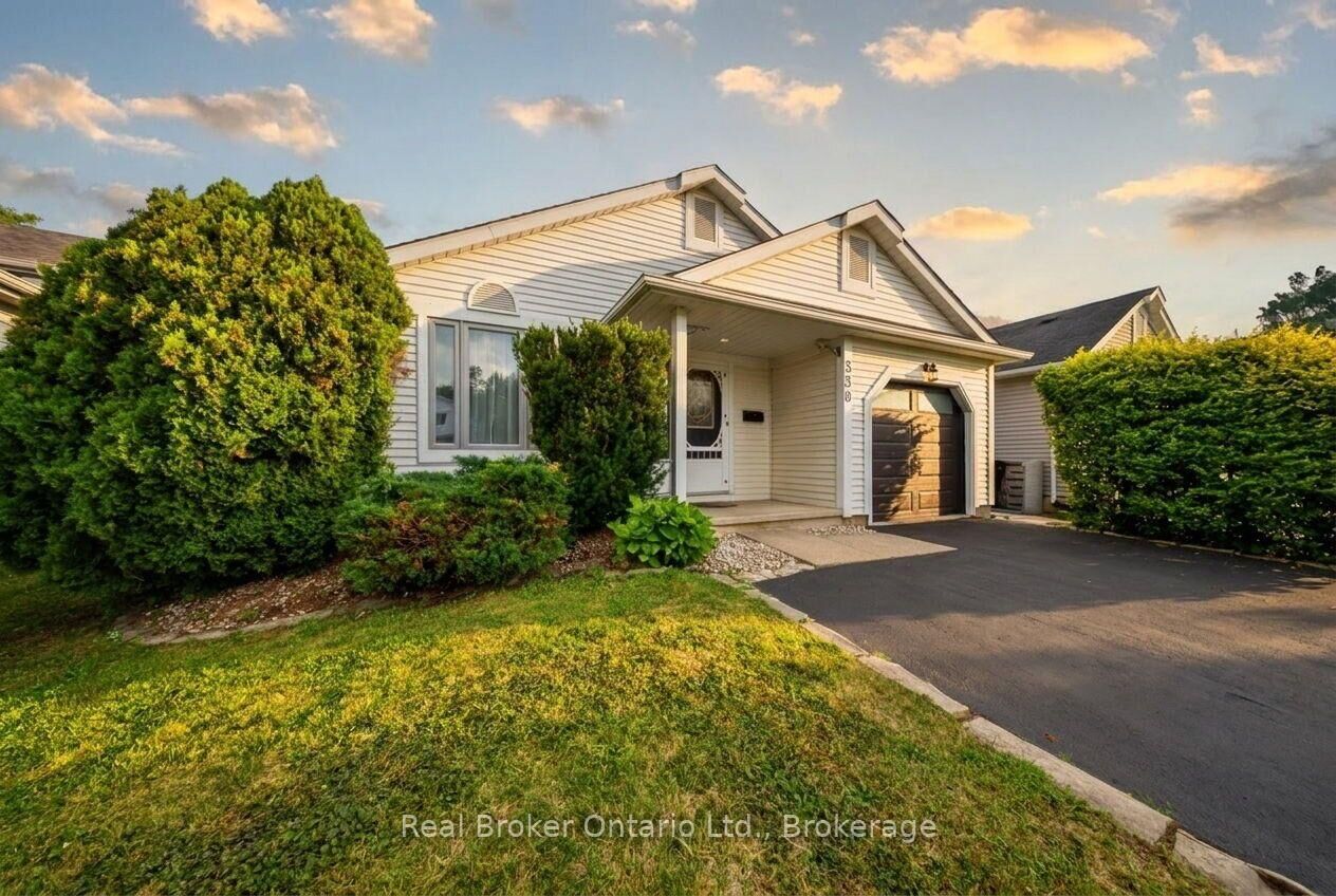 Property Photo:  530 Trico Drive  ON N3H 5M5 
