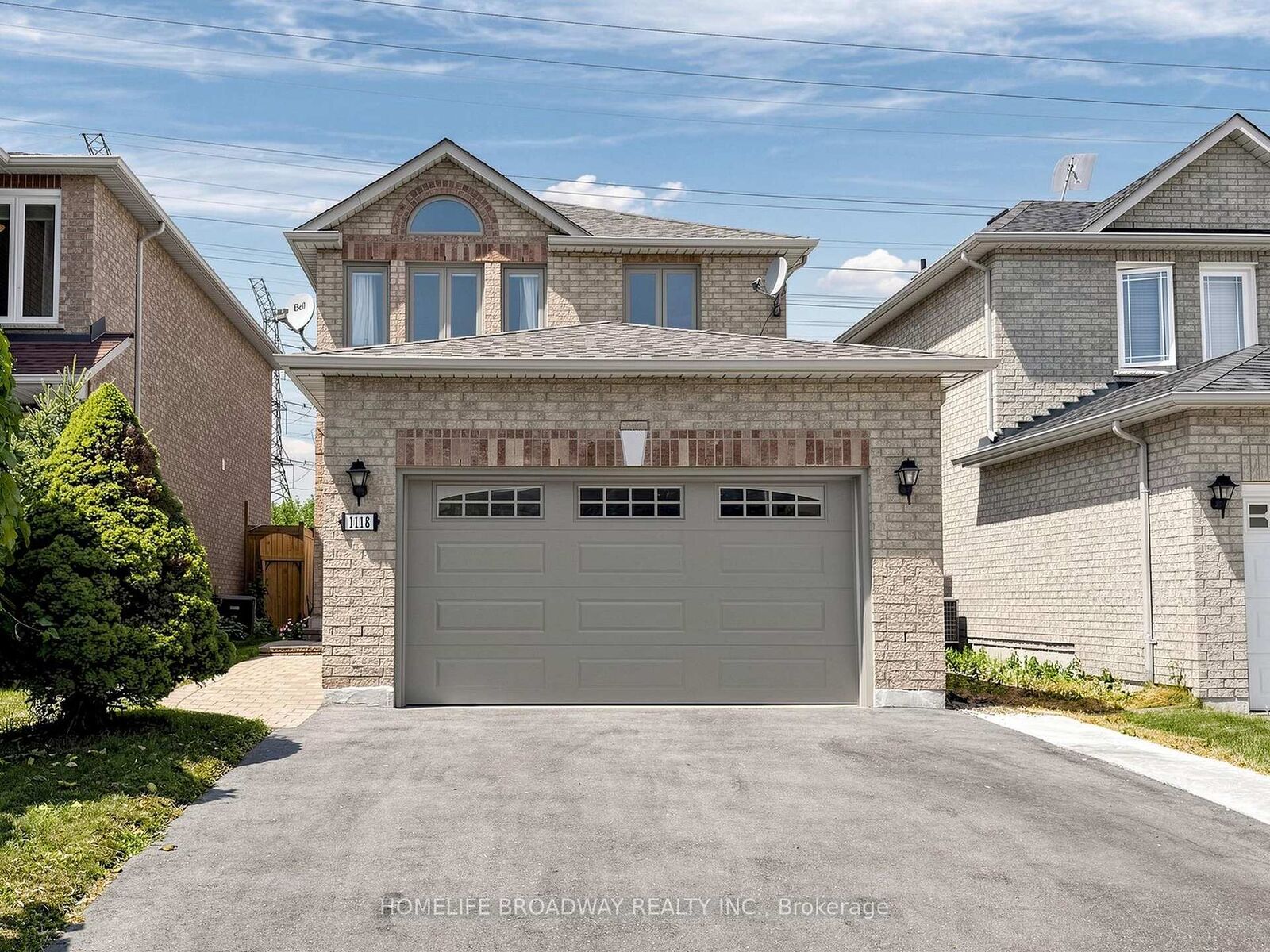 Property Photo:  1118 Gossamer Drive  ON L1X 2T7 