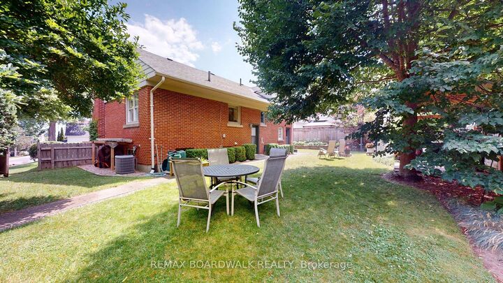 Property Photo: 148 James Street E ON K6V 1L2