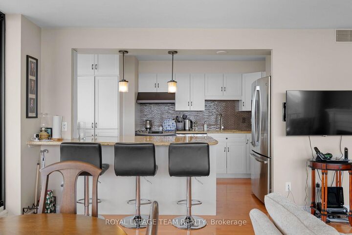 Property Photo:  370 Dominion Avenue 1102  ON K2A 3X4 