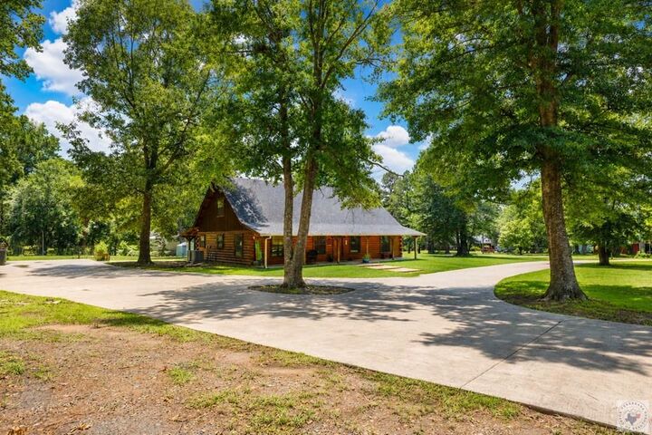 Property Photo:  3202 Jason Lane  TX 75503 