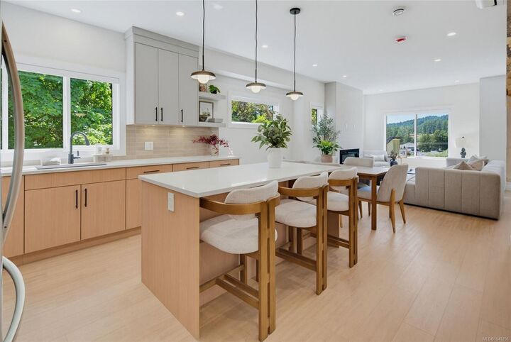 Property Photo:  966 Siskin Ridge  BC V9C 2X9 