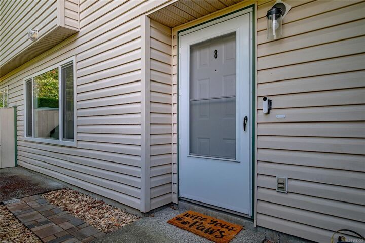 Property Photo:  1906 Bowen Rd #8  BC V9S 5S6 
