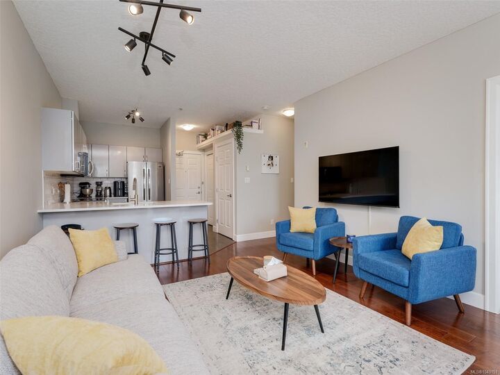 Property Photo: 76 Gorge Rd W #204 BC V9A 1M1