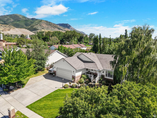 Property Photo: 955 W 2390 S UT 84302