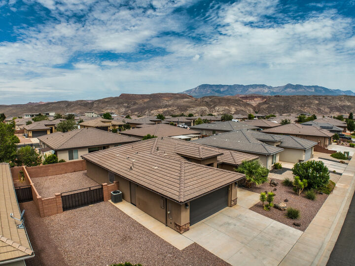 Property Photo: 659 N 2865 W UT 84737