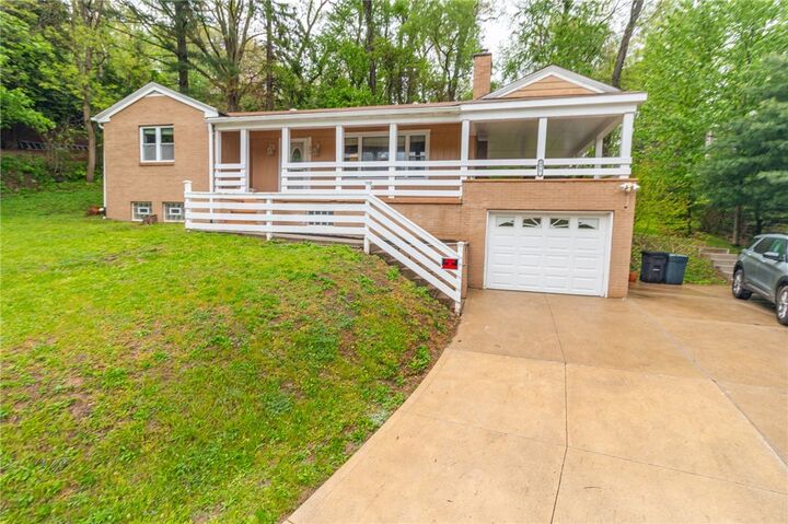 Property Photo:  2276 Hill St  PA 15081 