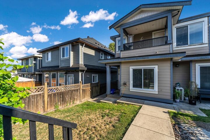 Property Photo: 907 Harris Avenue BC V3K 1S2