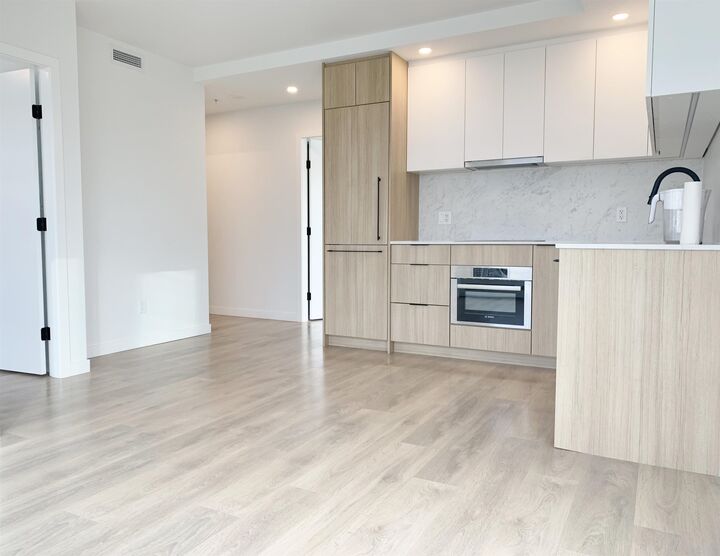 13685 102nd Avenue 1511 — photo 1