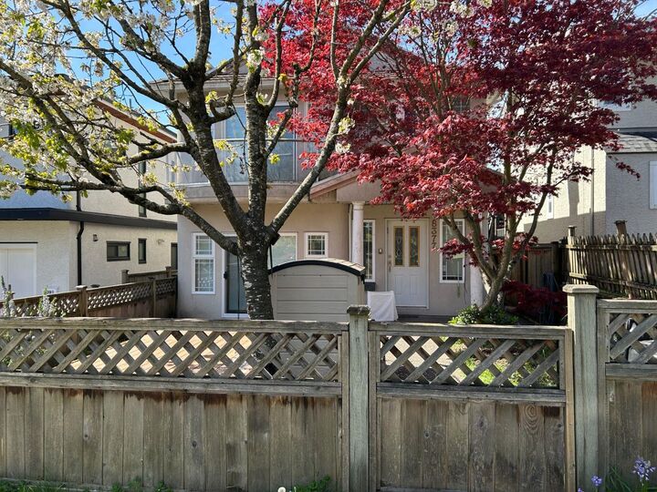 8377 Hudson Street — photo 1