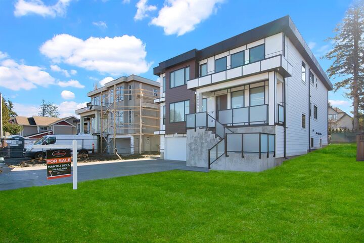 Property Photo: 20884 48 Avenue BC V3A 3L9